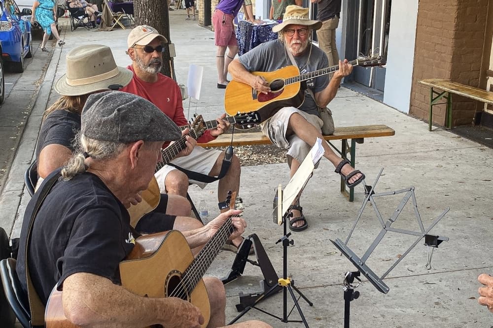 Bastrop celebrates First Friday Artwalk event