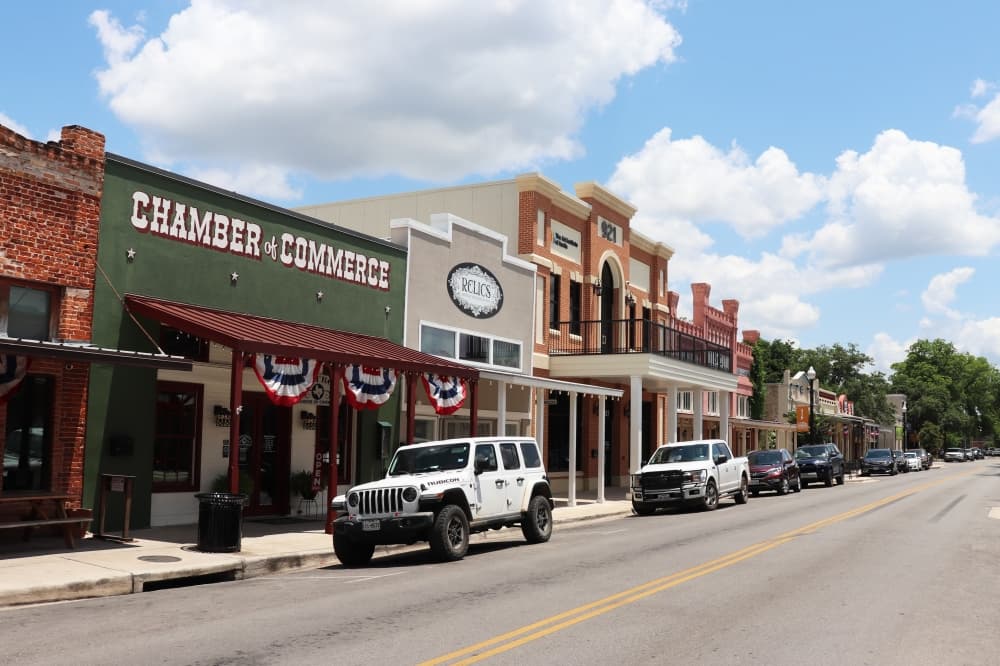 5 musicians coming to Bastrop this weekend, Sept. 8-10