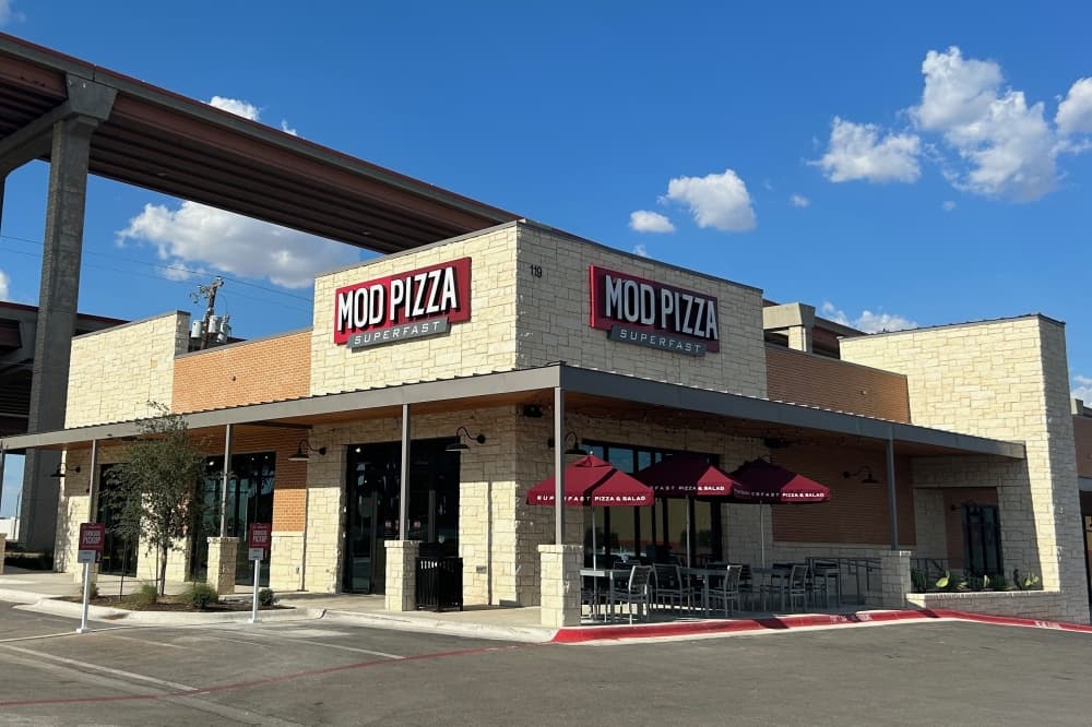 MOD Pizza now serving up salads, slices in Round Rock