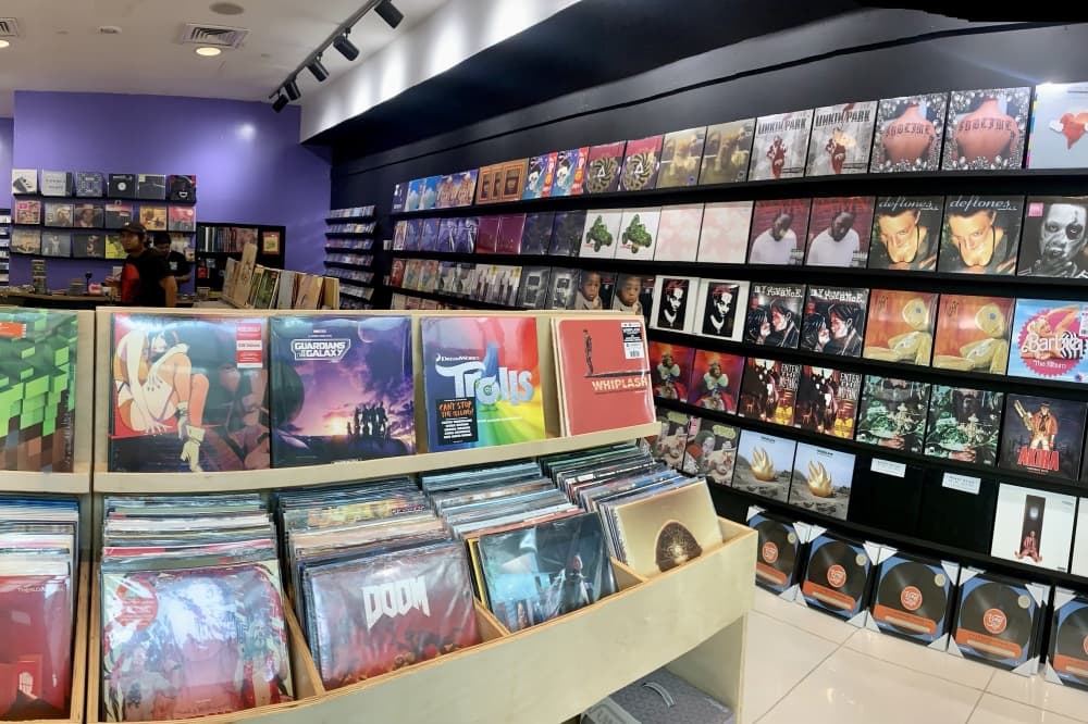 ZT Records opens modern, vintage music shop in The Woodlands | The
