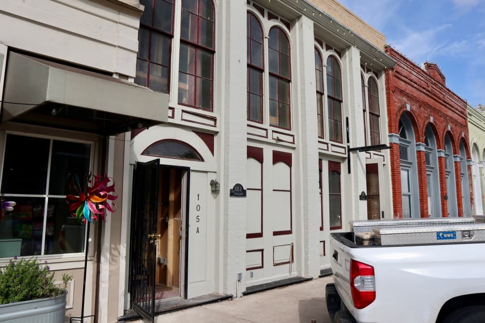 New wine bar coming to Hutto's Historic Downtown
