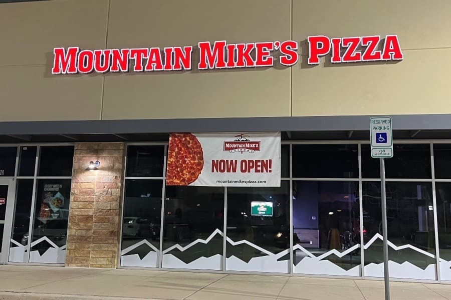 Mountain Mike's Pizza debuts in Fort Worth