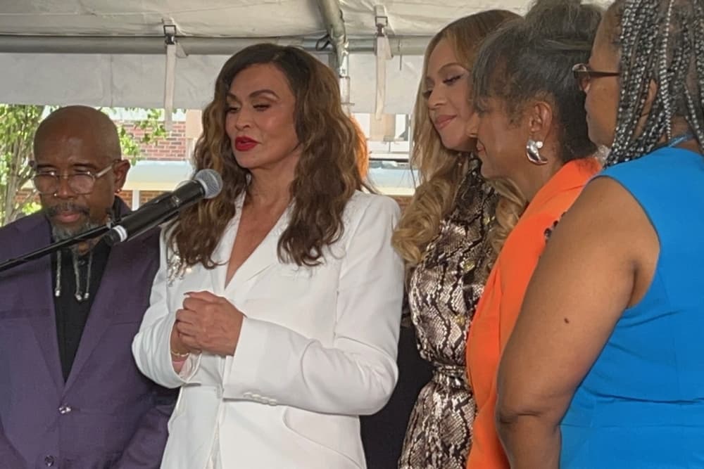 Tina Knowles, Beyonce Knowles and members of Bread of Life Inc. 