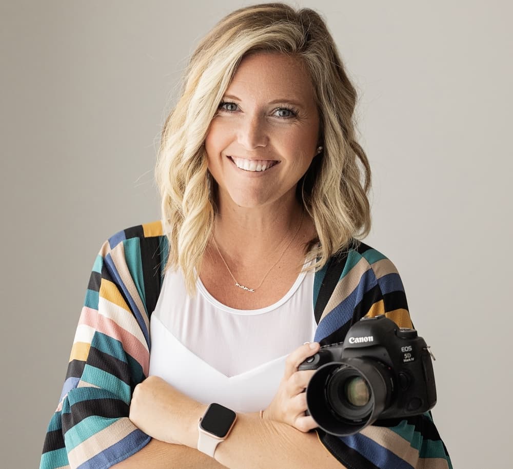 Crystal Martinez profile photo with camera in hand