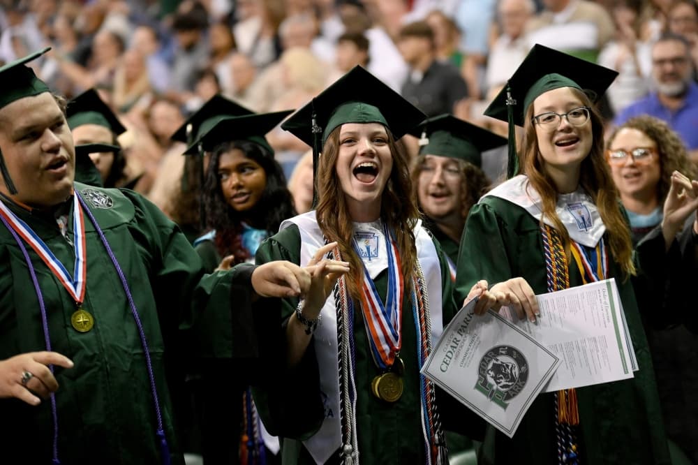 Leander ISD announces graduation dates for class of 2024