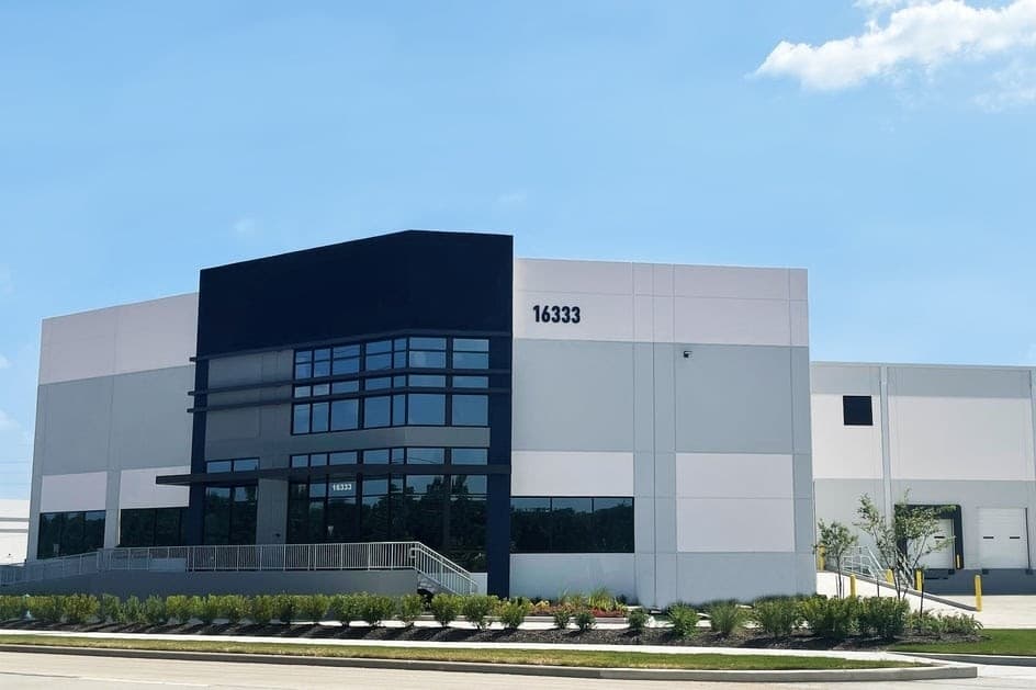 Guardian signs industrial lease in Willowbrook area