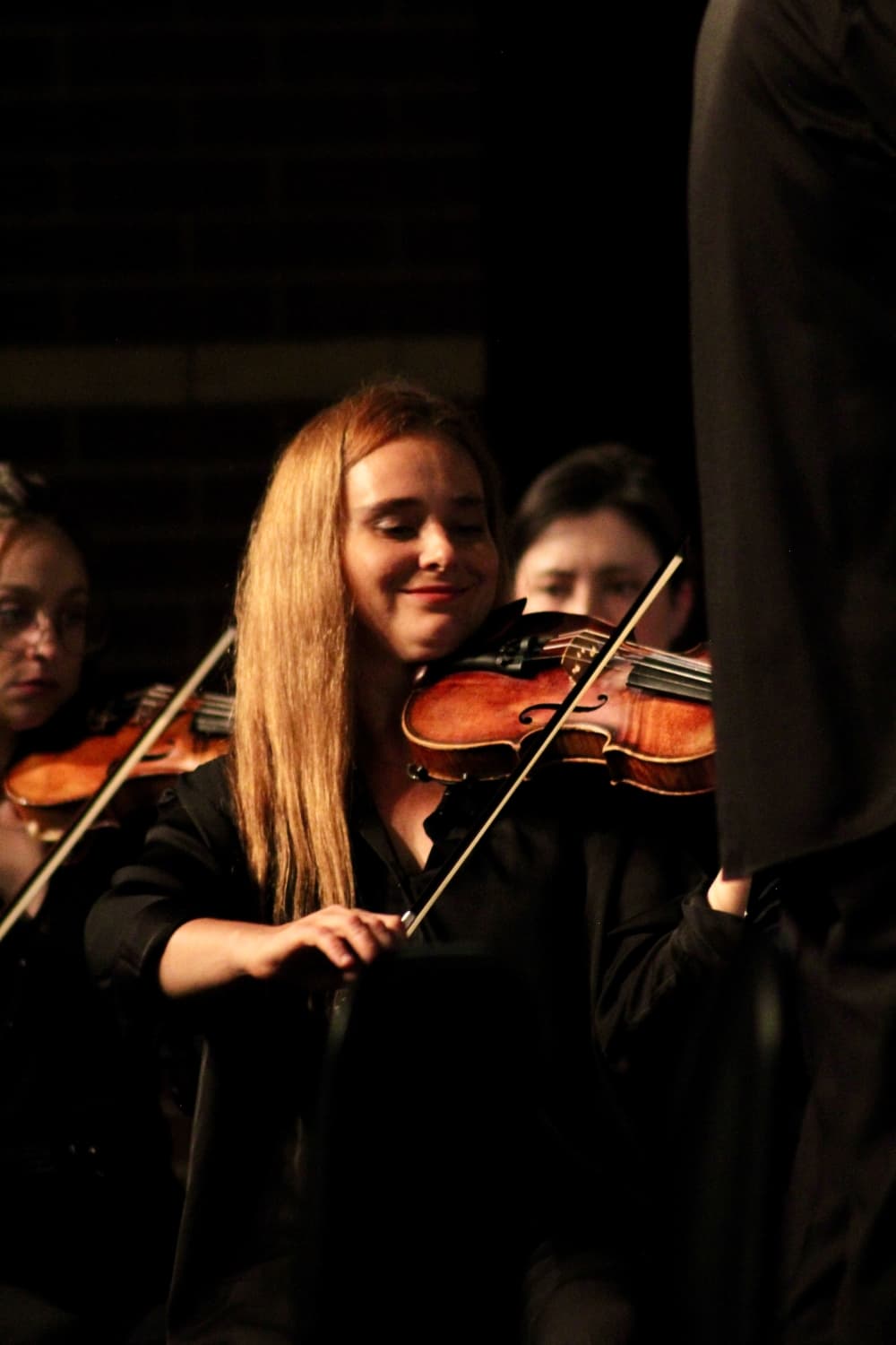 Marina Dichenko performing