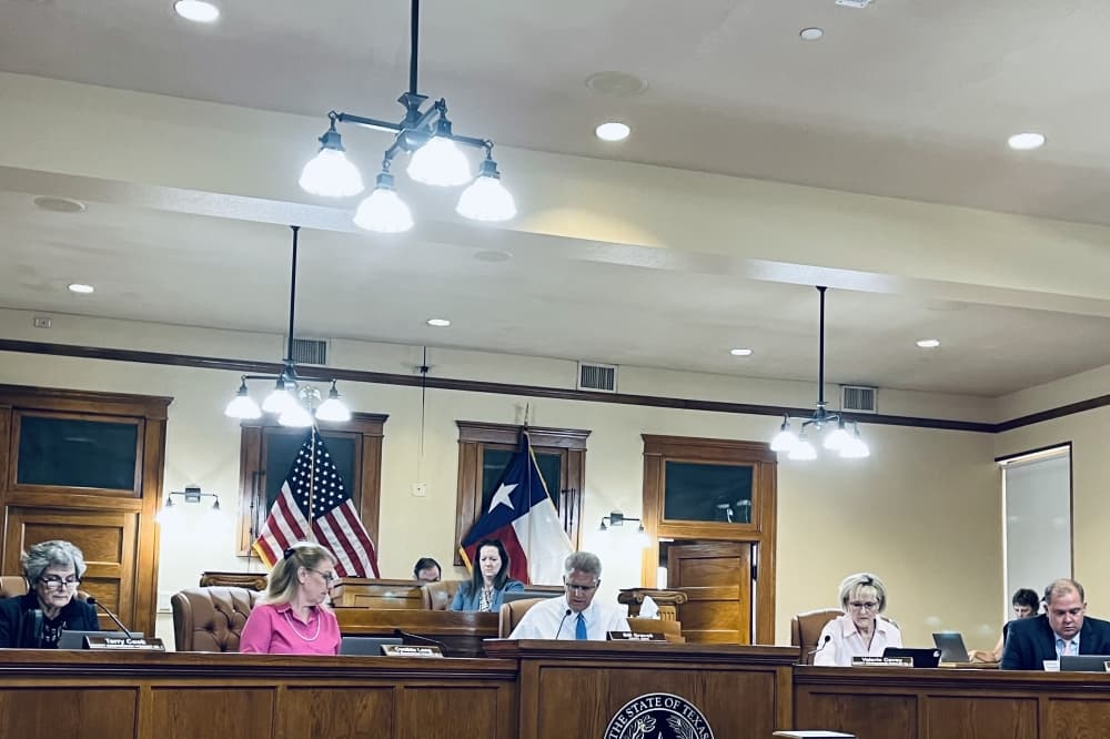 Williamson County officials eye cell towers for emergency communications system