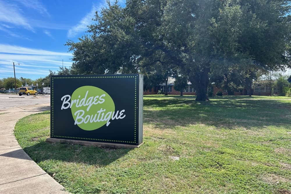 Bridges Boutique celebrates reopening in Georgetown