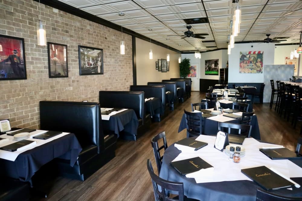 Carmela's Lakeway dining area