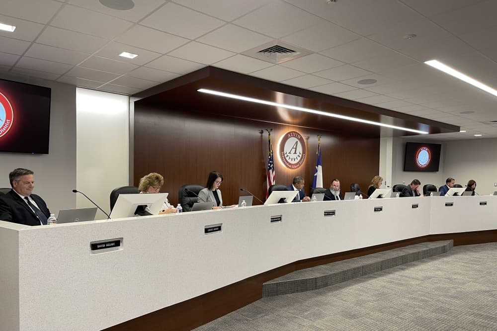 Alvin ISD hires 5 principals, 6 assistant principals