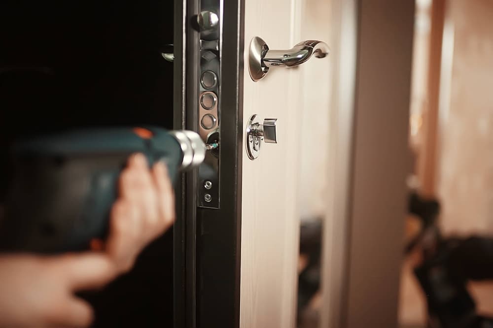 HomeStory Door offers door installations in Dallas