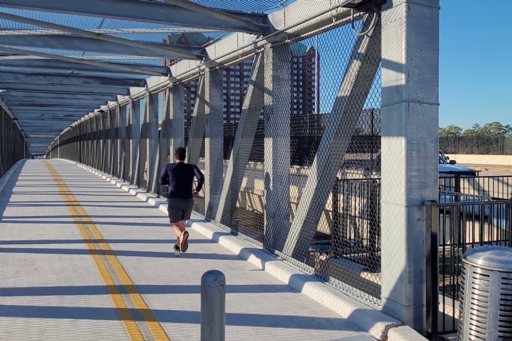 METRO announces completion of bicycle, pedestrian bridge over Katy Freeway