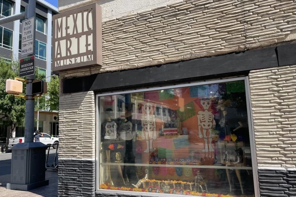 The Mexic-Arte Museum’s outside 