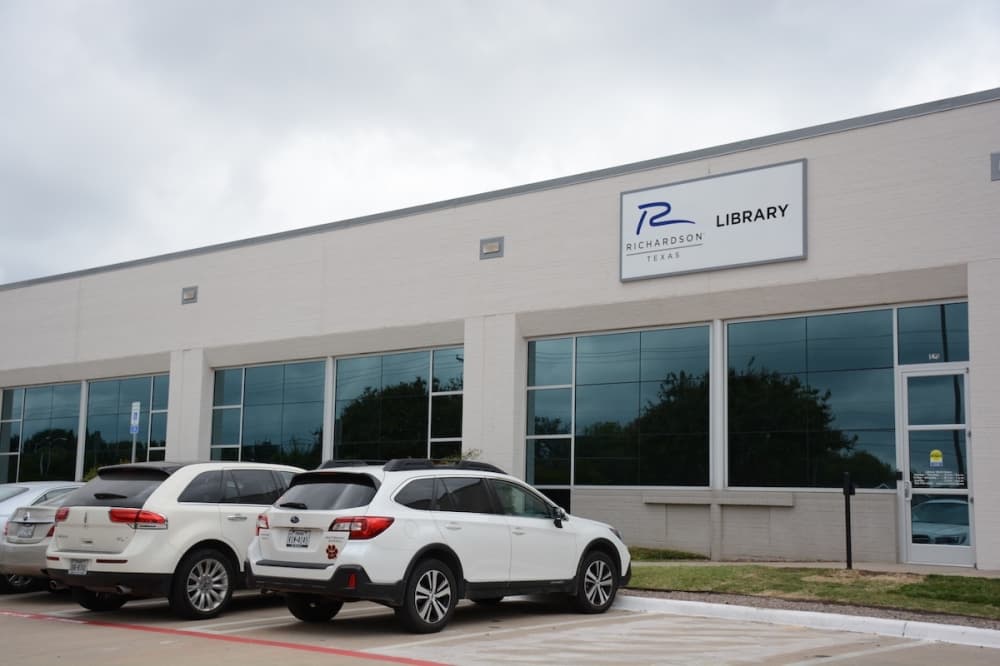 Richardson Public Library reopens at temporary location