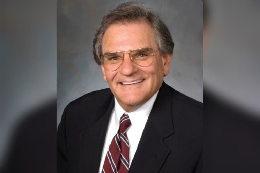 A headshot image of Gary Slagel.