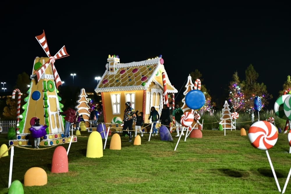 gingerbread themed house with gumdrops 