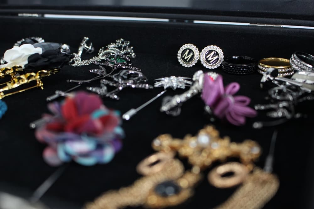 Accessories for special occassions, including broaches and cuff links