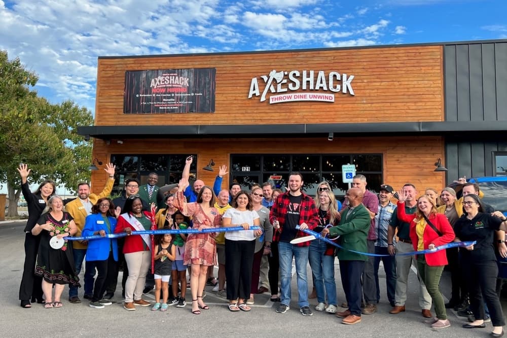 Axeshack brings dining, ax-throwing to Cibolo