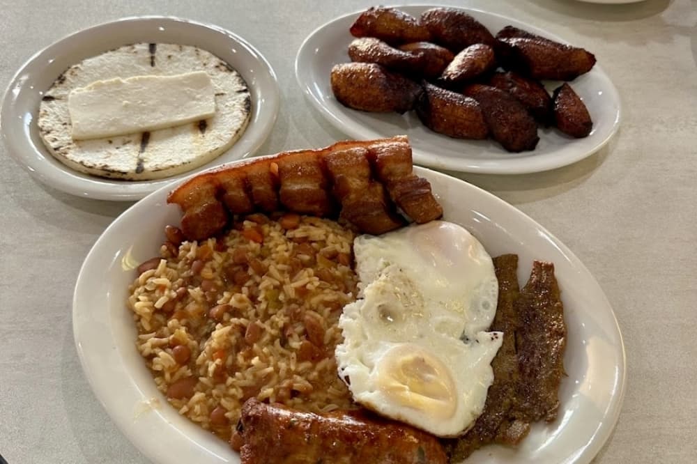 Little Colombia Bakery & Restaurant now offering Colombian cuisine in Tomball