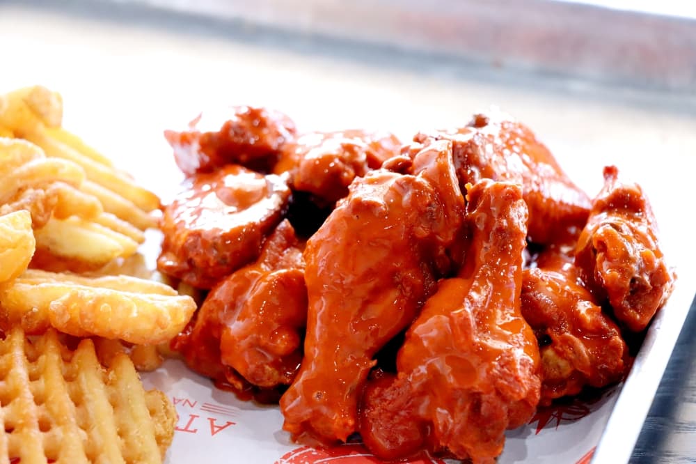 Atomic Wings brings chicken wings, sandwiches to Plano