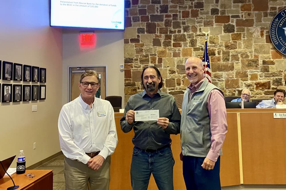 Roscoe Bank awards $20,000 to Bastrop EDC to support local business