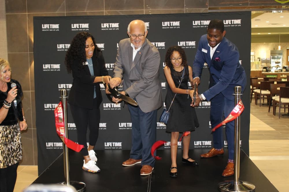 Life Time held a ribbon-cutting ceremony to commemorate the grand opening of its Shenandoah location. (Shaheryar Khan/Community Impact)