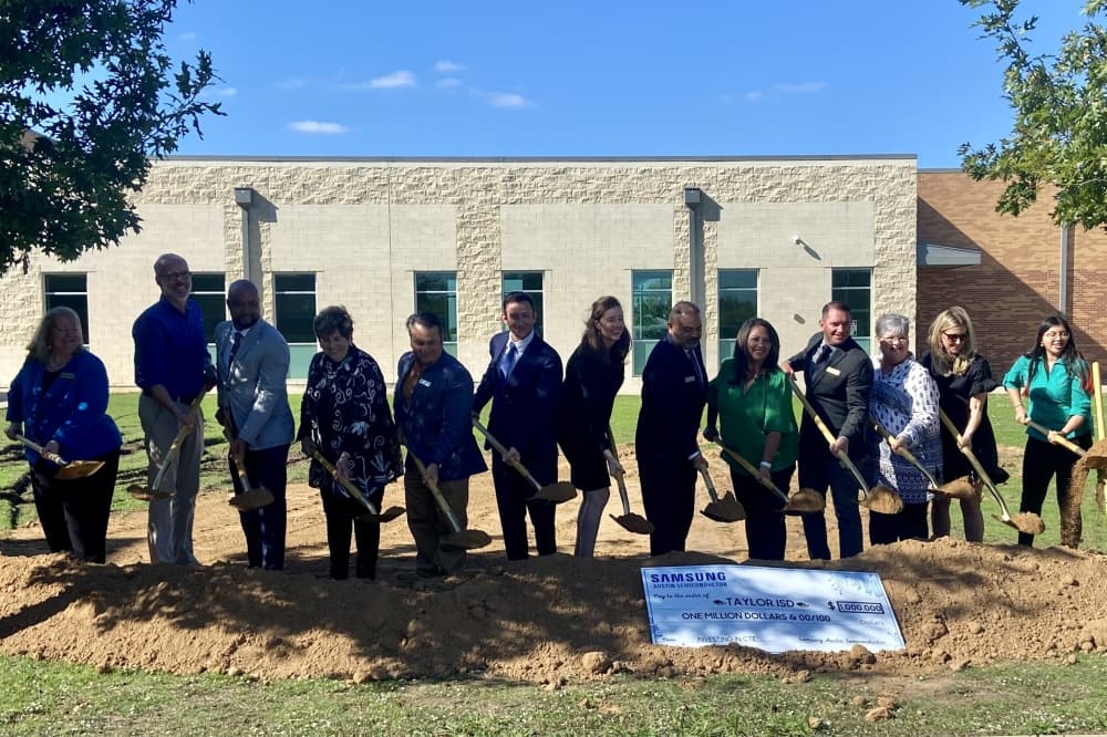 Samsung donates $1M to new Taylor ISD facility