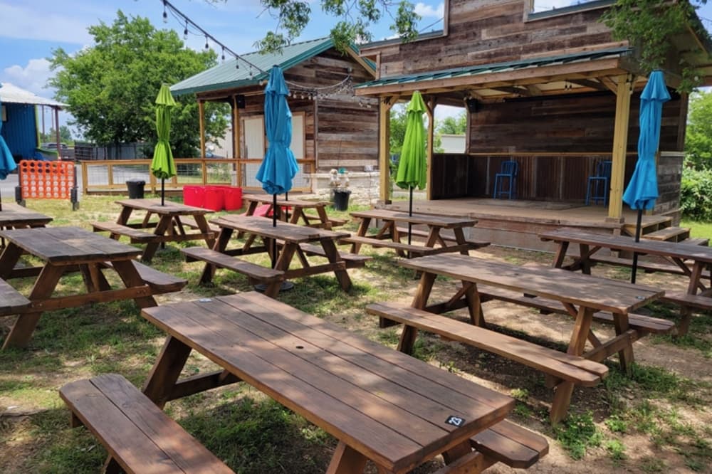 New food truck Backyard Burgers opens in Liberty Hill