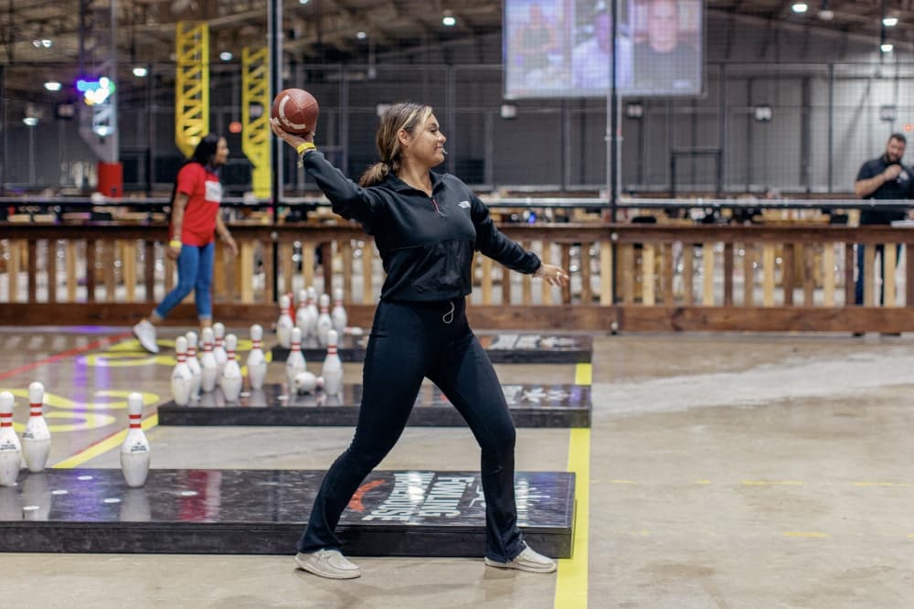 Women playing fowling.