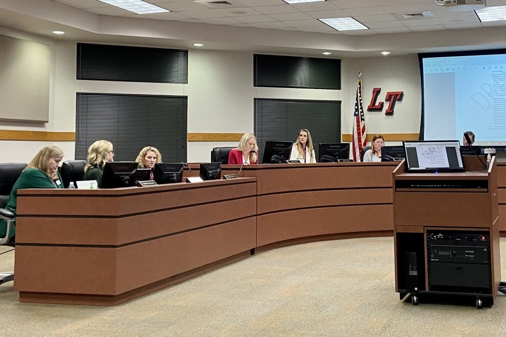 Lake Travis ISD proposes library policy increasing parental involvement
