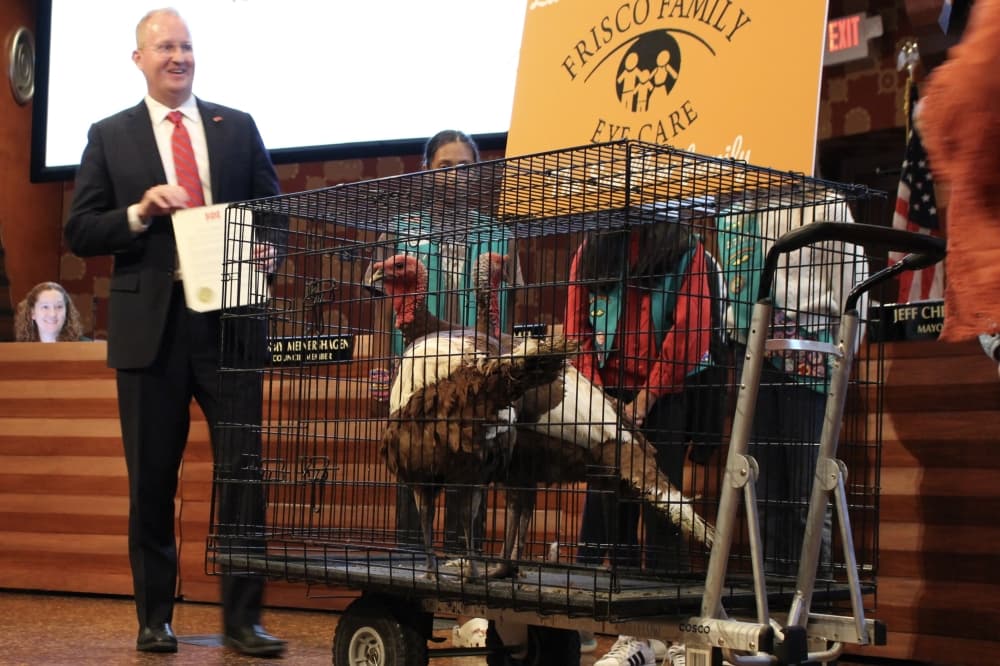 Frisco Mayor Jeff Cheney pardons turkeys Tom, Jerry ahead of 2023 Thanksgiving
