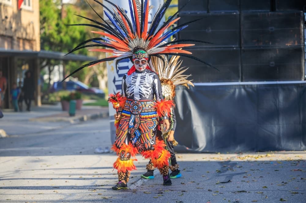 Dia de los Muertos performer
