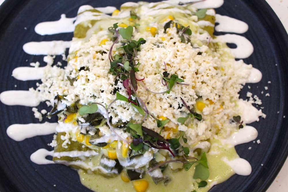 Enchiladas poblanas Panfila Cantina