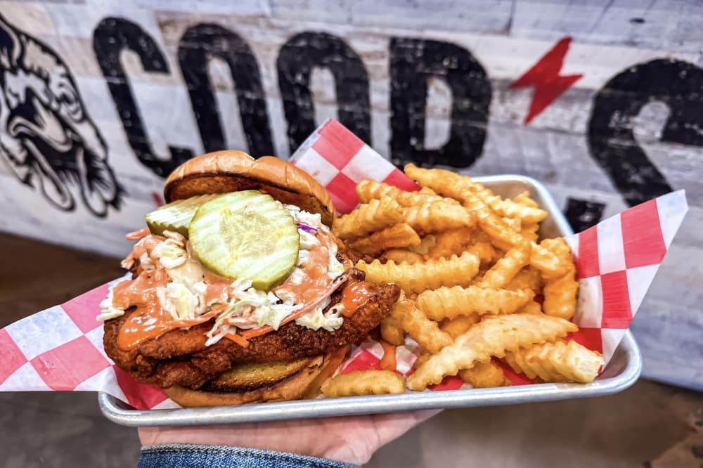 Coop's Hot Chicken now serving dishes in The Woodlands area