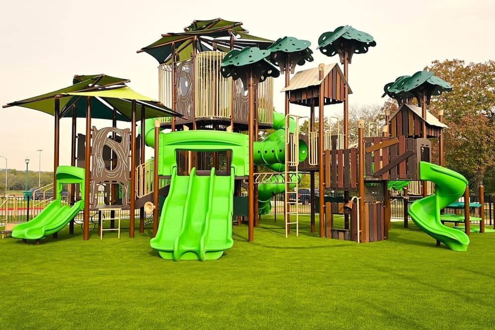 Live Oak celebrates opening of new playground at Main City Park