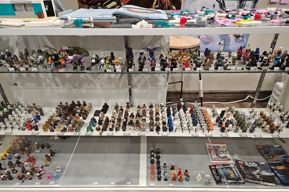 Lego garage store sells toy sets, collectibles to Round Rock