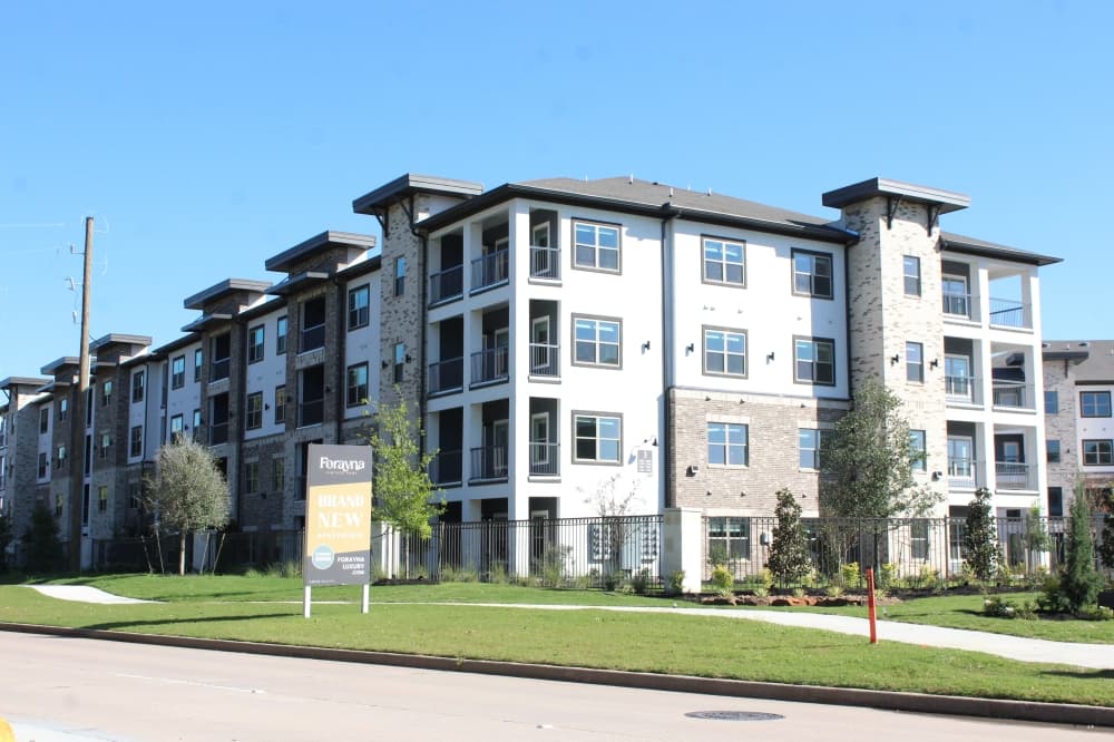 Forayna Vintage Park apartments soft opens in north Houston