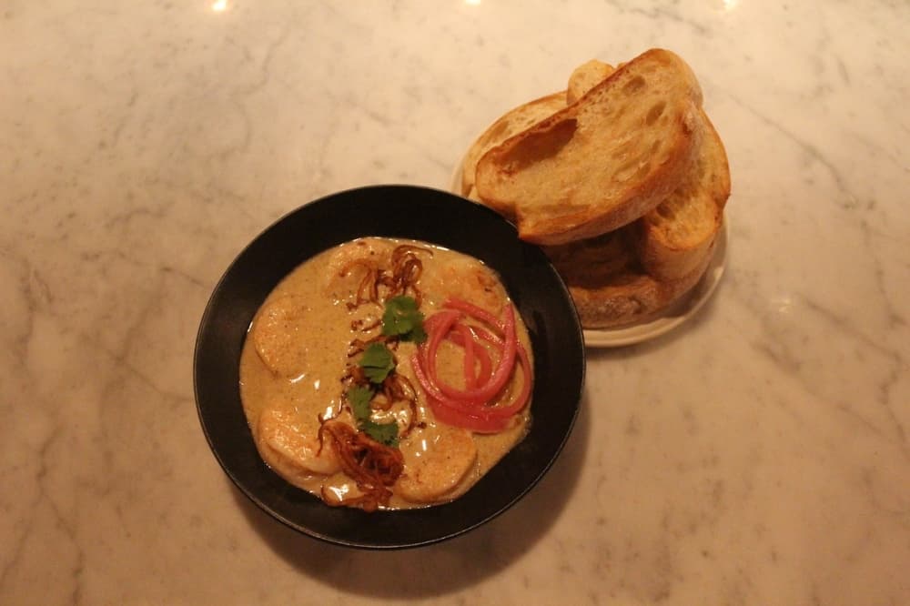 Brown butter curry shrimp with cibatta bread