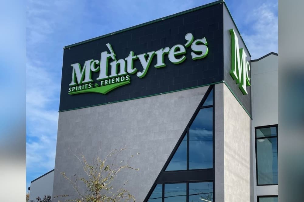 McIntyre’s sports bar with patio opens in Webster