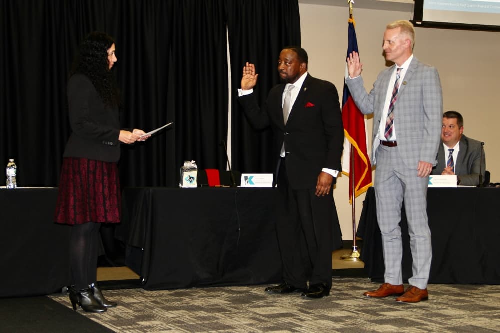Klein ISD swears in 2 trustees, appoints new board officers