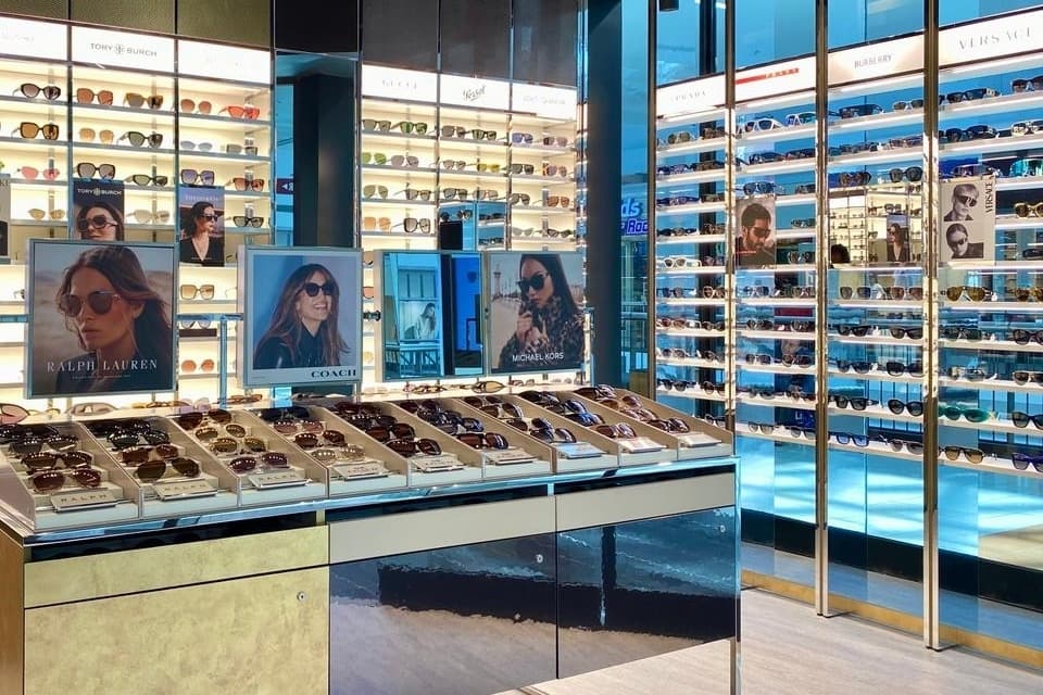Sunglass Hut reopens in Deerbrook Mall