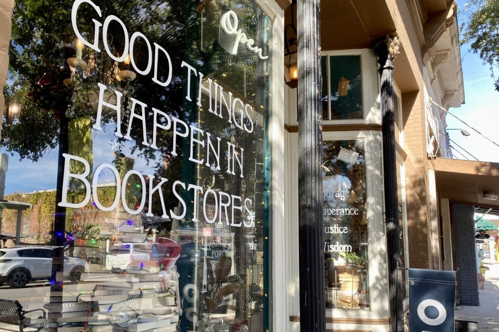 5 spots to shop downtown Bastrop for festive gifts