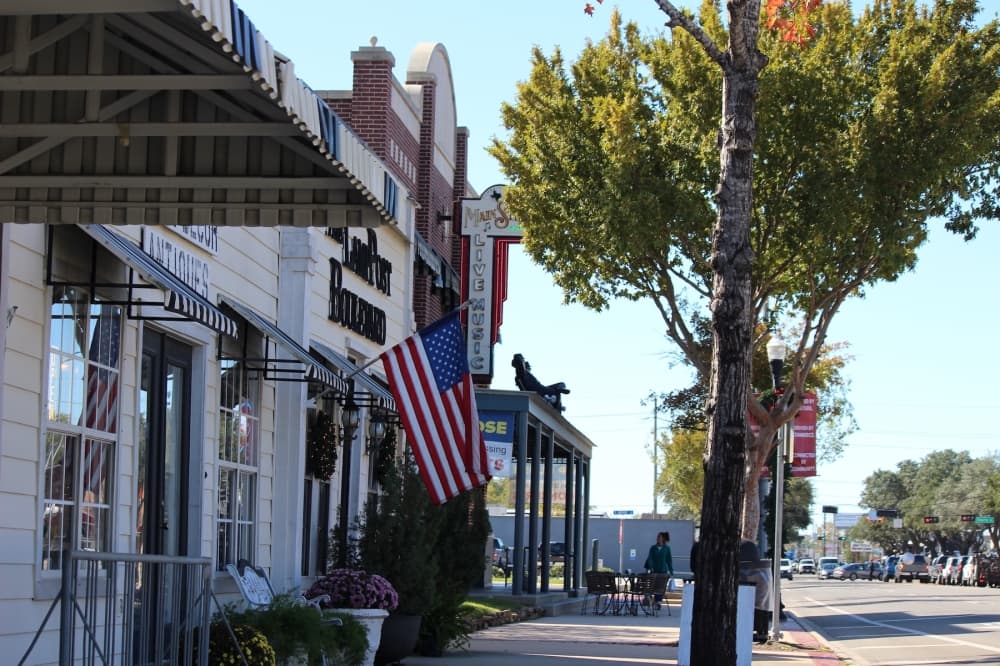 Old Town Tomball visitors can stroll through four blocks of locally owned shopping and dining options. (Shaheryar Khan/Community Impact)