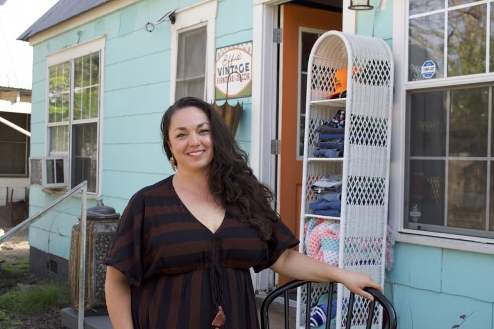 Effie Vintage leaving South Congress home