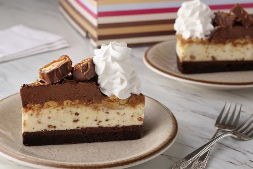 Cheesecake Factory opens in Highland Village