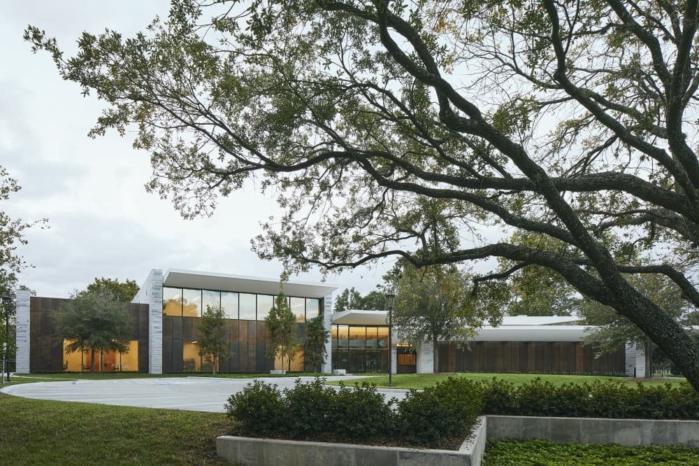 New visitor's center, community gathering space opens at Glenwood Cemetery