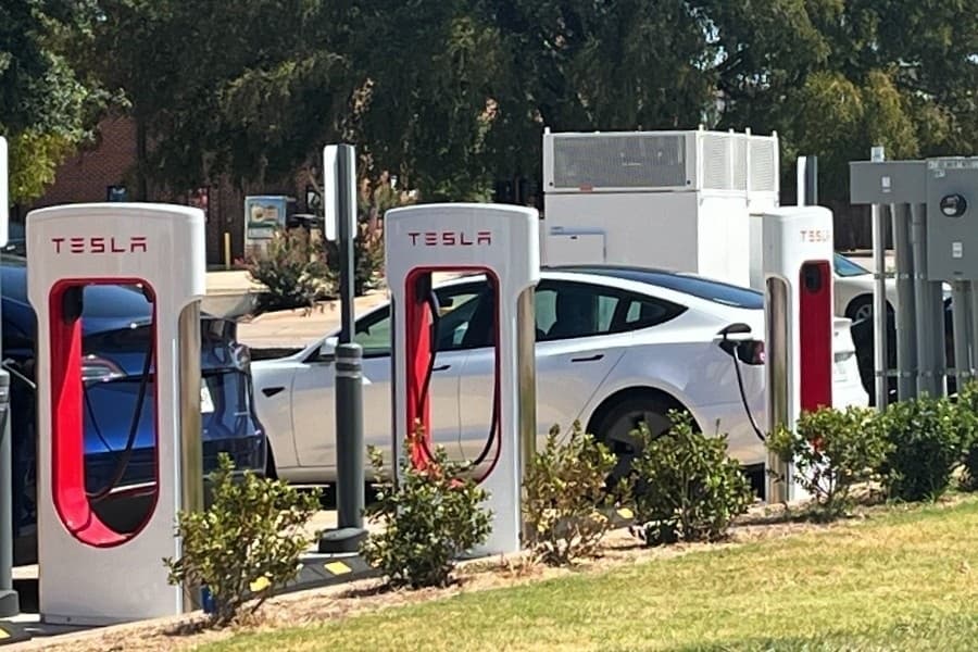 2 public EV vehicle charging stations to be installed in Buffalo Bayou Park