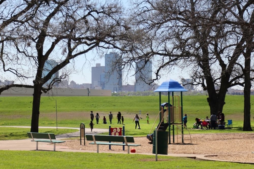Fort Worth approves earlier closing times for parks