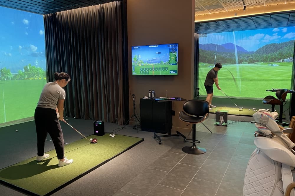 Local golf simulators big hit in 2023